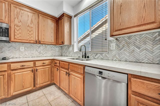 8213 Weeping Springs Avenue, Las Vegas, NV 89131