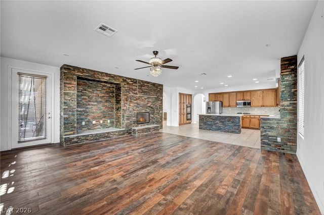 8213 Weeping Springs Avenue, Las Vegas, NV 89131