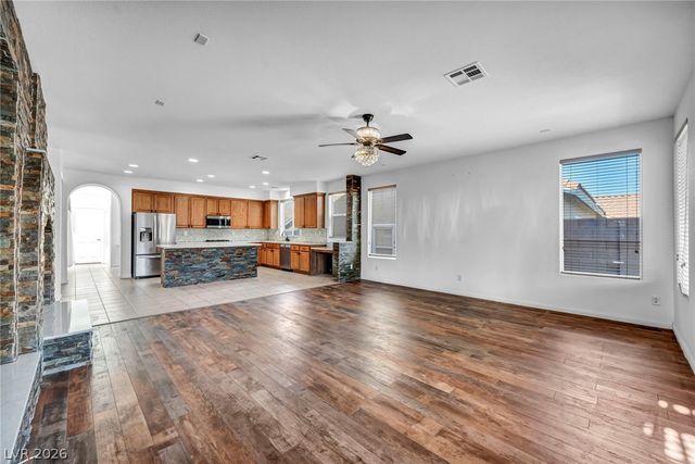 8213 Weeping Springs Avenue, Las Vegas, NV 89131