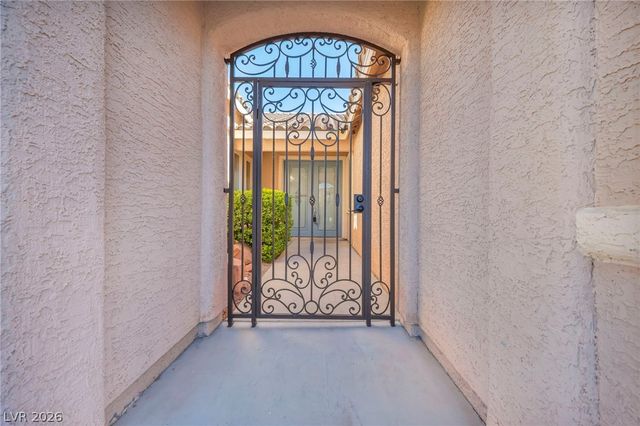 8213 Weeping Springs Avenue, Las Vegas, NV 89131