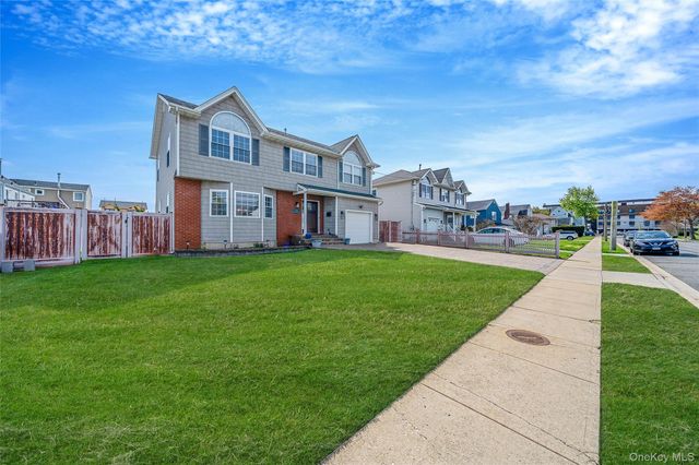 149 S Bay Avenue, Freeport, NY 11520