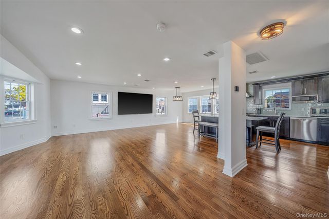 149 S Bay Avenue, Freeport, NY 11520