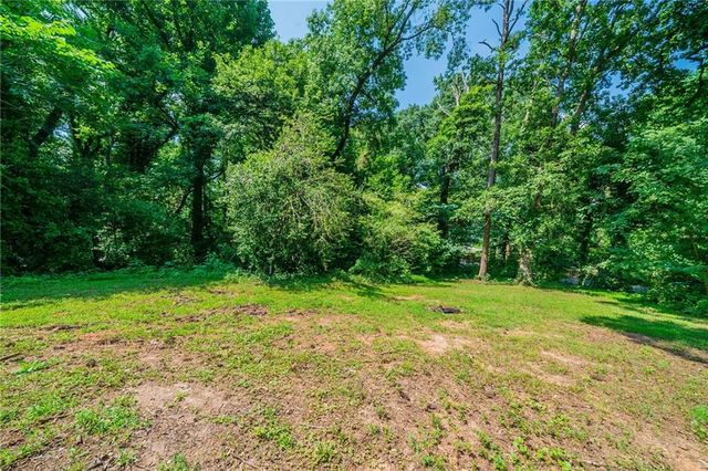 3904 W Hilda Circle, Decatur, GA 30035