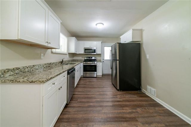 3904 W Hilda Circle, Decatur, GA 30035