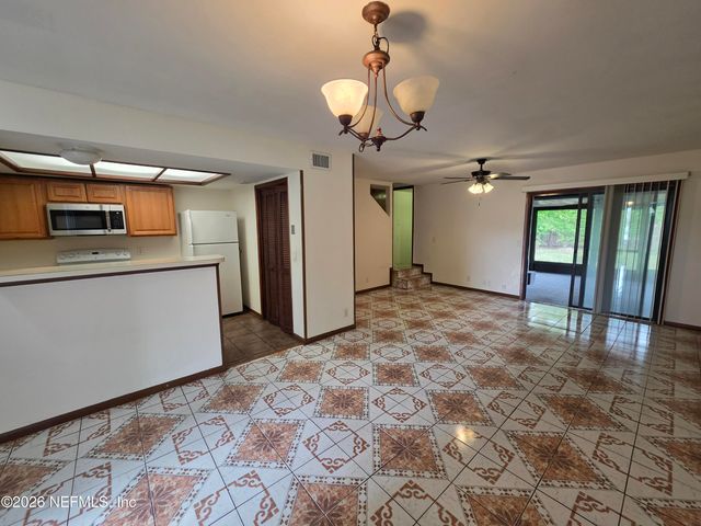 745 CENTURY 21 Drive, Jacksonville, FL 32216
