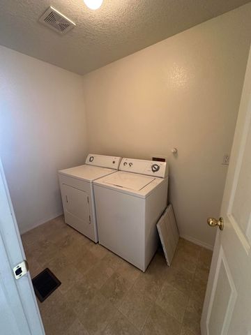 617 Teresa Court SE, Rio Rancho, NM 87124