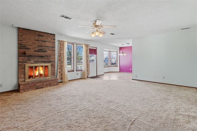 1204 SW 12th Place, Wagoner, OK 74467