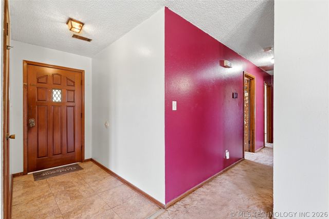 1204 SW 12th Place, Wagoner, OK 74467