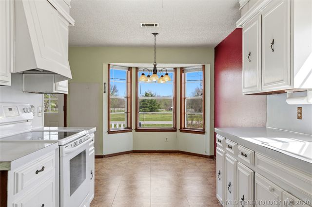 1204 SW 12th Place, Wagoner, OK 74467