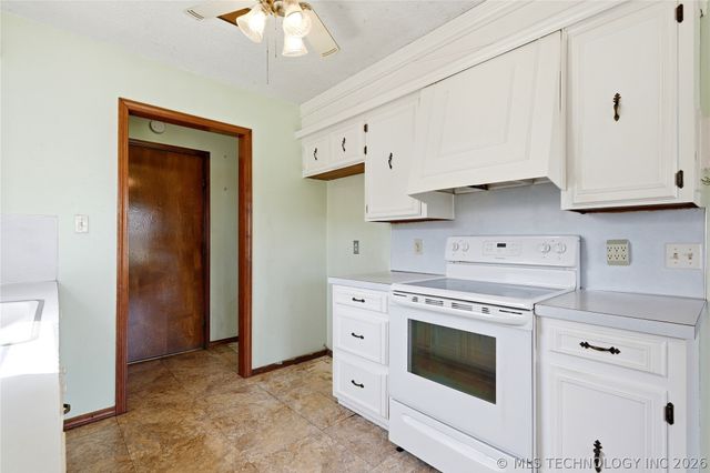 1204 SW 12th Place, Wagoner, OK 74467