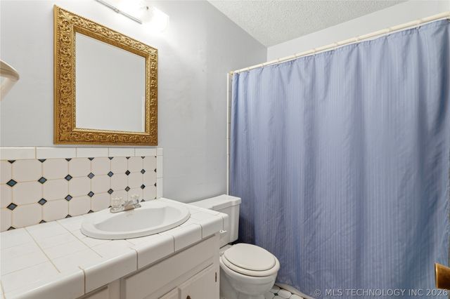 1204 SW 12th Place, Wagoner, OK 74467