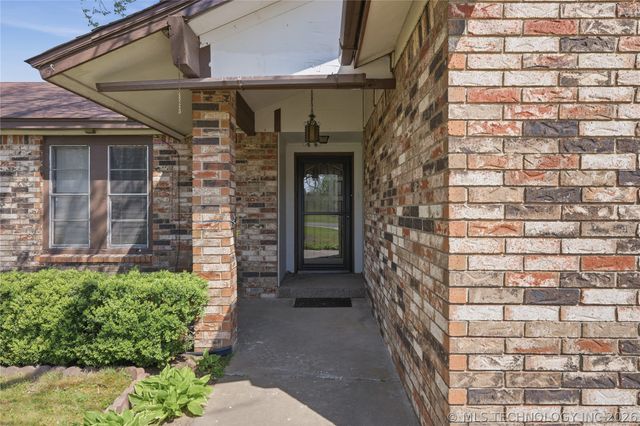 1204 SW 12th Place, Wagoner, OK 74467