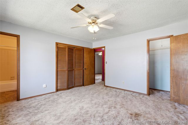 1204 SW 12th Place, Wagoner, OK 74467