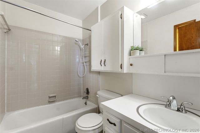 1204 SW 12th Place, Wagoner, OK 74467