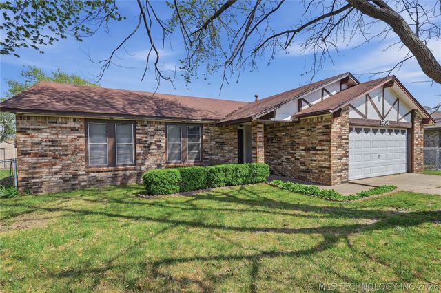 1204 SW 12th Place, Wagoner, OK 74467