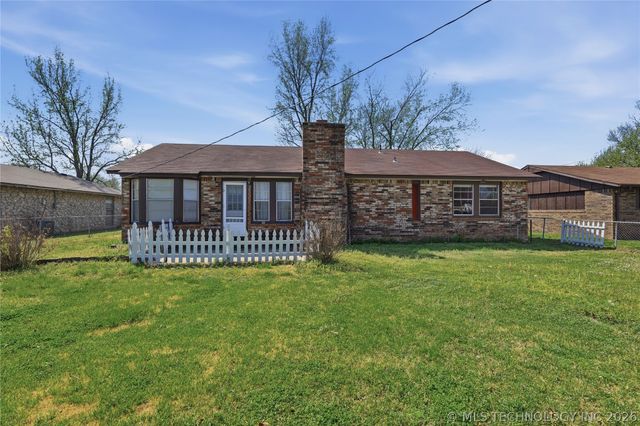 1204 SW 12th Place, Wagoner, OK 74467