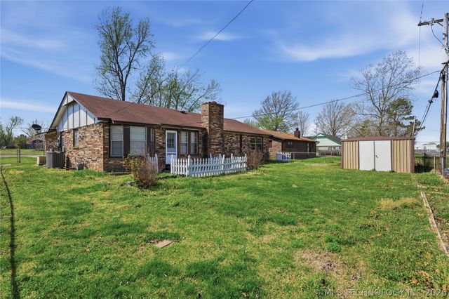 1204 SW 12th Place, Wagoner, OK 74467