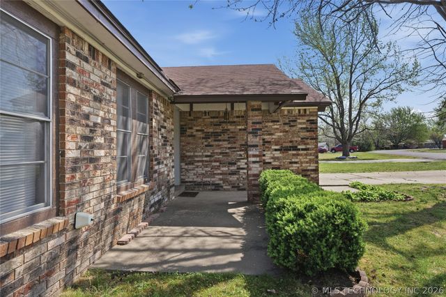 1204 SW 12th Place, Wagoner, OK 74467