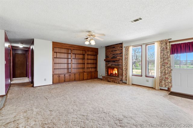 1204 SW 12th Place, Wagoner, OK 74467