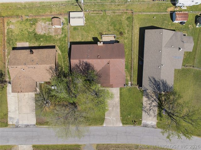 1204 SW 12th Place, Wagoner, OK 74467