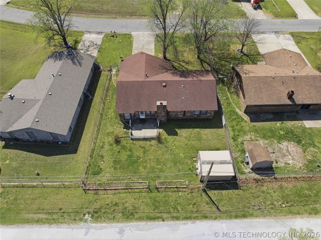 1204 SW 12th Place, Wagoner, OK 74467