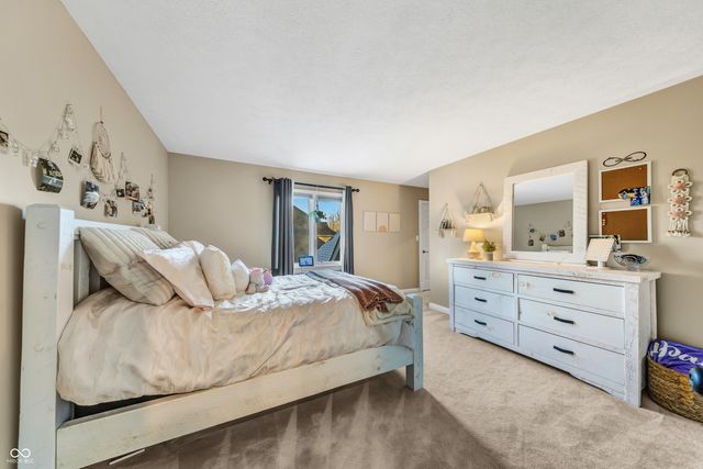 11254 Woods Bay Lane, Indianapolis, IN 46236