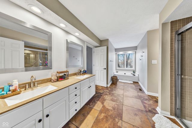 11254 Woods Bay Lane, Indianapolis, IN 46236