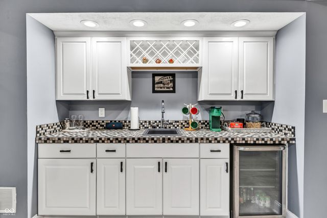 11254 Woods Bay Lane, Indianapolis, IN 46236