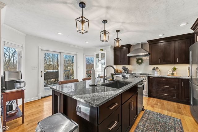 11254 Woods Bay Lane, Indianapolis, IN 46236