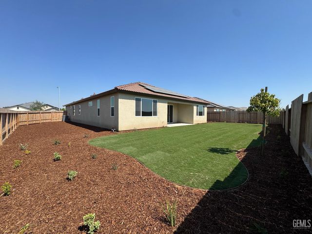 11215 Alcazar Avenue, Bakersfield, CA 93311