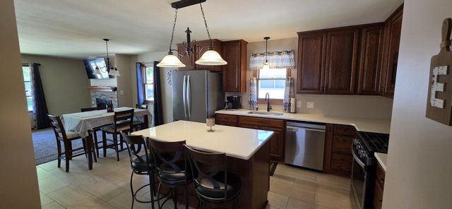 5611 Windward DRIVE, Racine, WI 53406