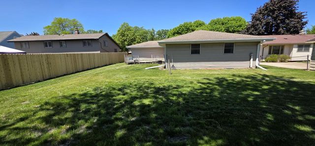 5611 Windward DRIVE, Racine, WI 53406