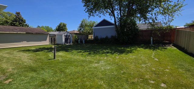 5611 Windward DRIVE, Racine, WI 53406