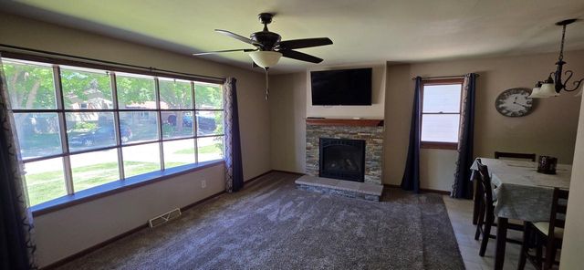 5611 Windward DRIVE, Racine, WI 53406