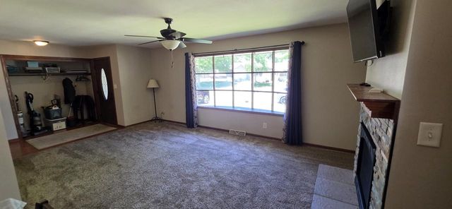 5611 Windward DRIVE, Racine, WI 53406