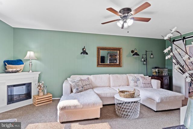207 LINDA DR, Mechanicsburg, PA 17055