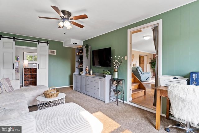 207 LINDA DR, Mechanicsburg, PA 17055