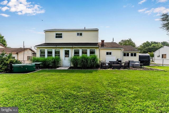 207 LINDA DR, Mechanicsburg, PA 17055