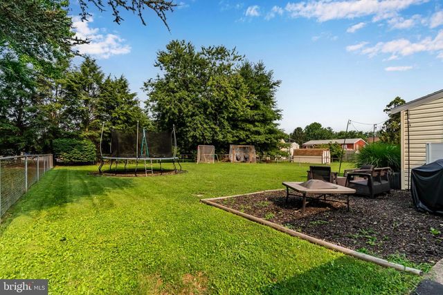 207 LINDA DR, Mechanicsburg, PA 17055
