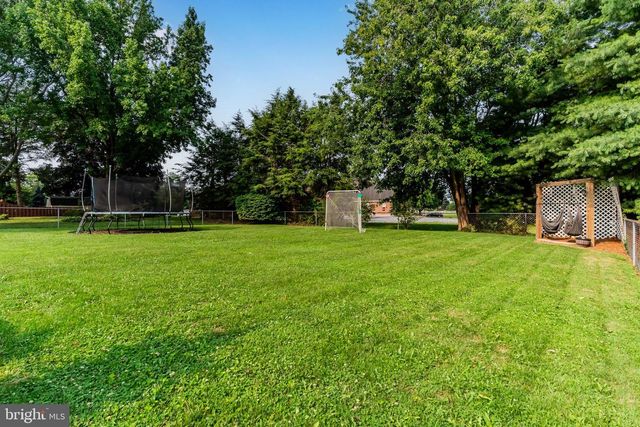207 LINDA DR, Mechanicsburg, PA 17055