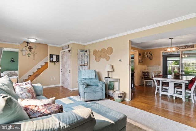 207 LINDA DR, Mechanicsburg, PA 17055