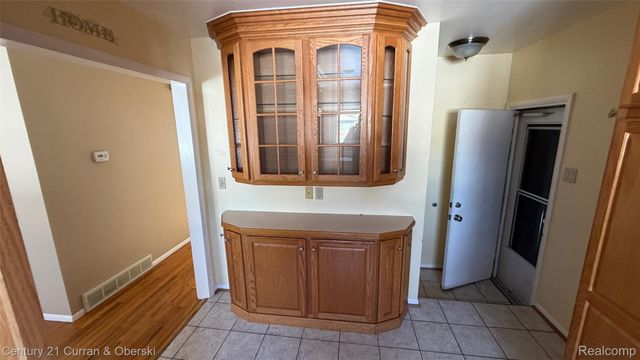 34315 Sheridan Street, Westland, MI 48185