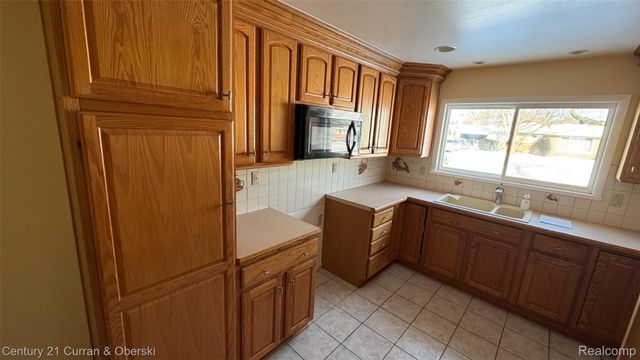 34315 Sheridan Street, Westland, MI 48185