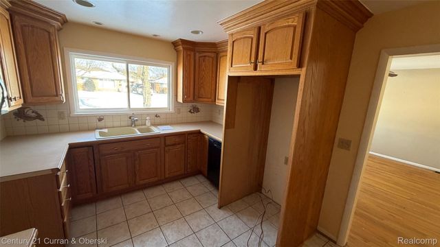 34315 Sheridan Street, Westland, MI 48185