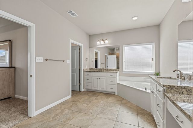 1709 Riverway Drive, Cleburne, TX 76033