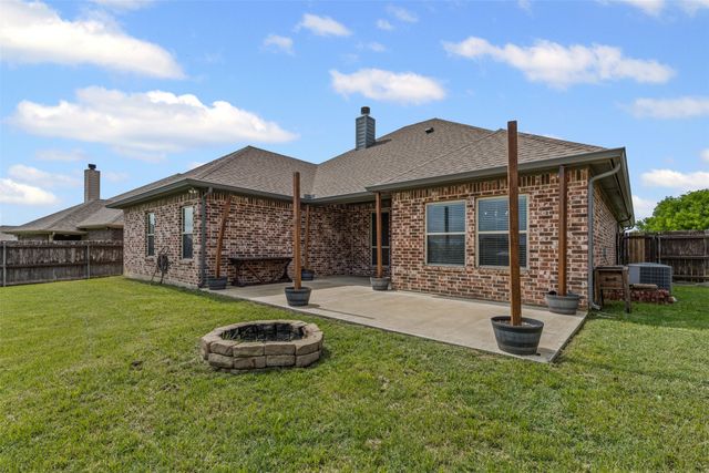 1709 Riverway Drive, Cleburne, TX 76033