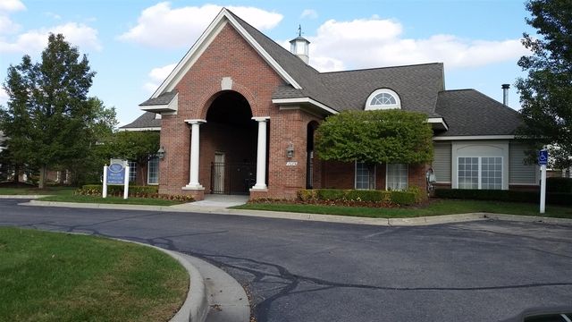 15459 Cornell Drive, Clinton Township, MI 48038