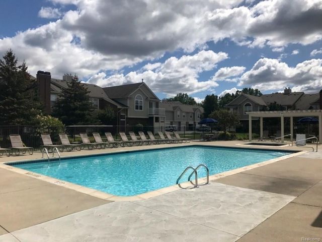 15459 Cornell Drive, Clinton Township, MI 48038