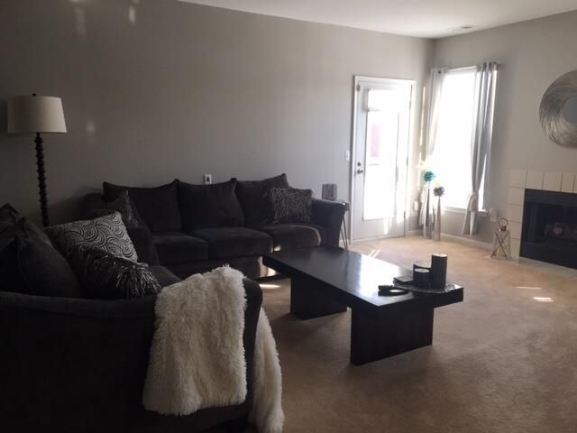 15459 Cornell Drive, Clinton Township, MI 48038