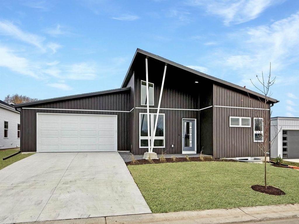 104 Boneset Avenue, Poynette, WI 53955